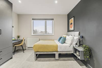 Fantastic Studio Room - Mayors Walk PE3 Main Photo