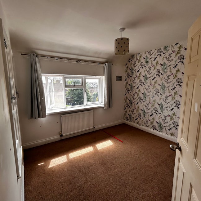 One or two rooms to rent in home nr 5ways Main Photo