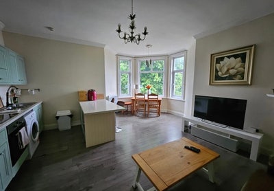 Double Bed Room Available in 2 Bed House Main Photo