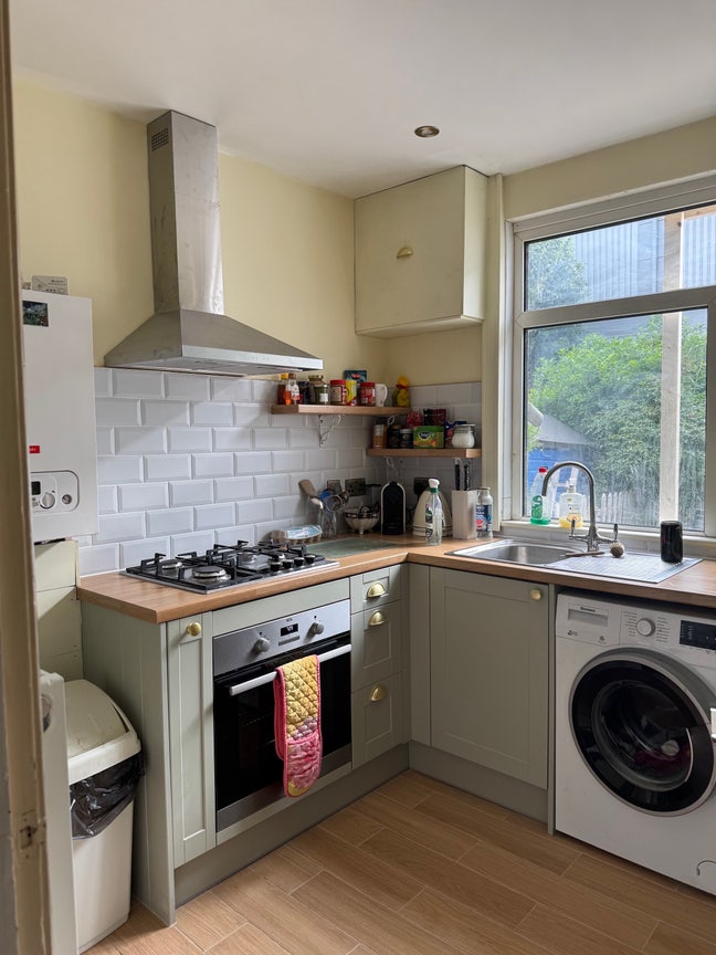 Beautiful house share  in a Hayes Cottage Main Photo