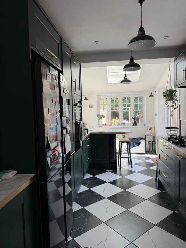 Cosy Double room in stylish home ; bills included  Main Photo