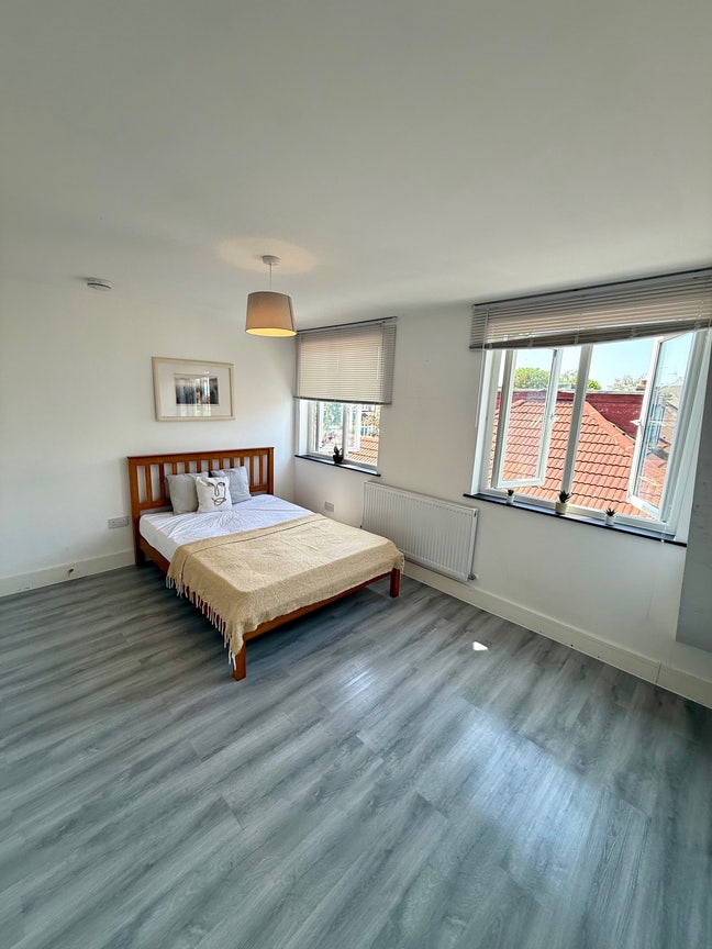   #Lovely double Rooms in Friendly House  Main Photo