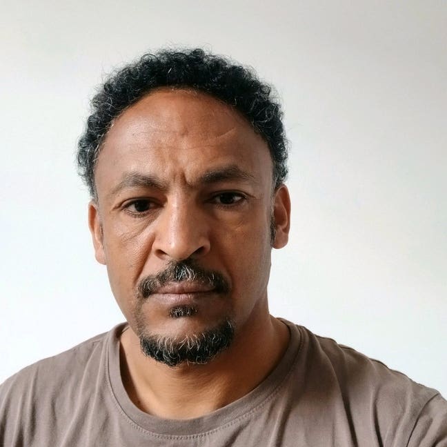 42 year old Male seeks a single or double room Main Photo