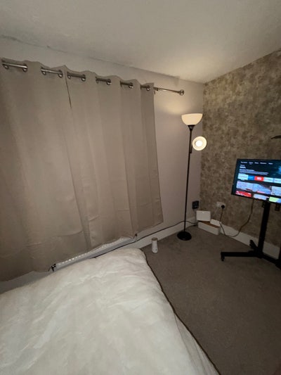 Furnished double bedroom Main Photo