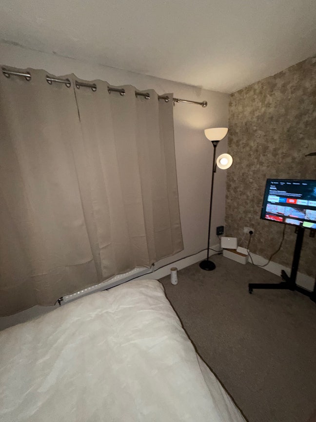 Furnished double bedroom Main Photo