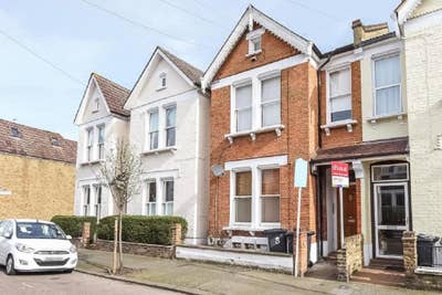 Large Double in Beautiful Central Apartment Main Photo
