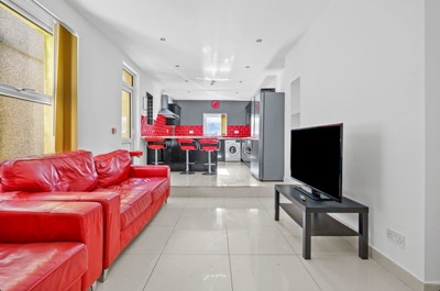 7 bed houseshare in the Uplands Main Photo