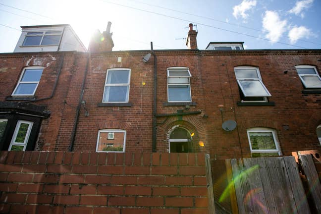 5 Bed House in Hyde Park Main Photo
