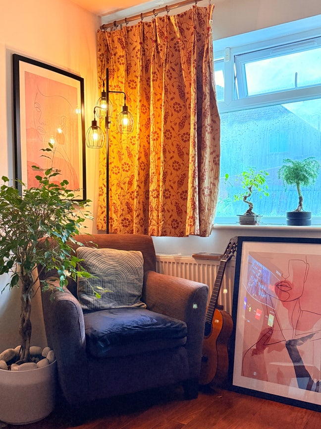 Room available in Sharing with another roommate  Main Photo