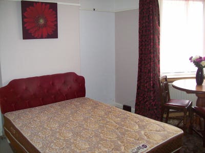 Spacious Double room for a Professional!  Main Photo