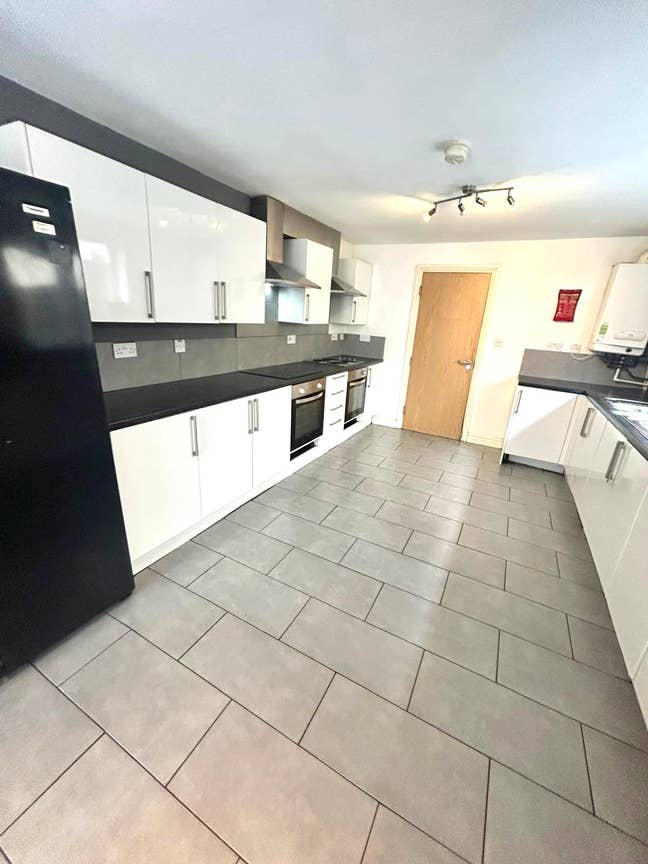 🏡 Room available - &pound;121.15 p/week excluding bills Main Photo