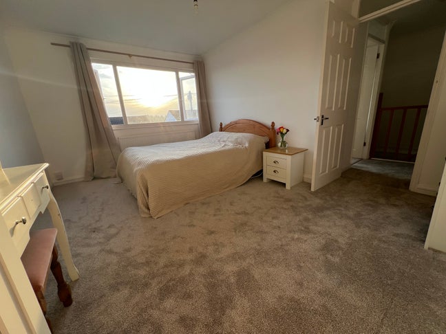Large Room with Private Lounge & Bathroom Main Photo