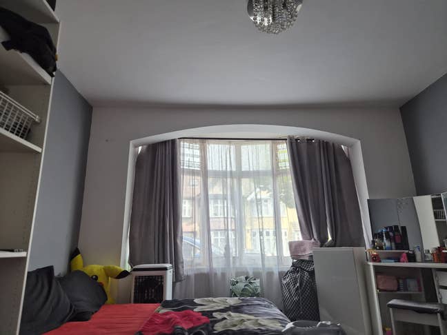 Large room in a model house with bathroom Main Photo