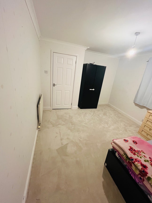 Room for Rent  Main Photo