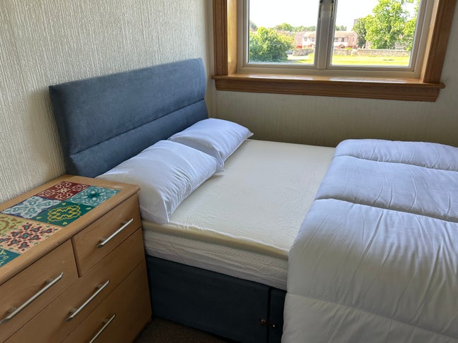 Large Bright Double Room Gilmerton -All Inclusive Main Photo