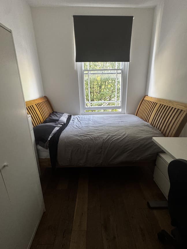 Spacious Double bedroom available  Main Photo