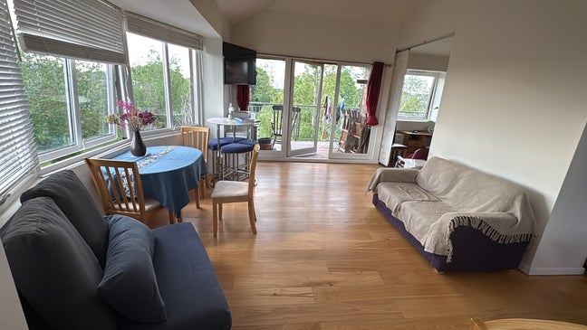 Spacious Double Room & Private Bathroom – Abingdon Main Photo