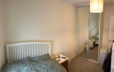 Double room in lovely central flat Main Photo
