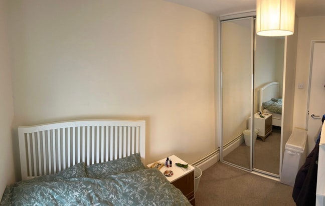 Double room in lovely central flat Main Photo