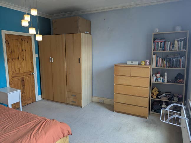 Large Room for rent in shared house Main Photo