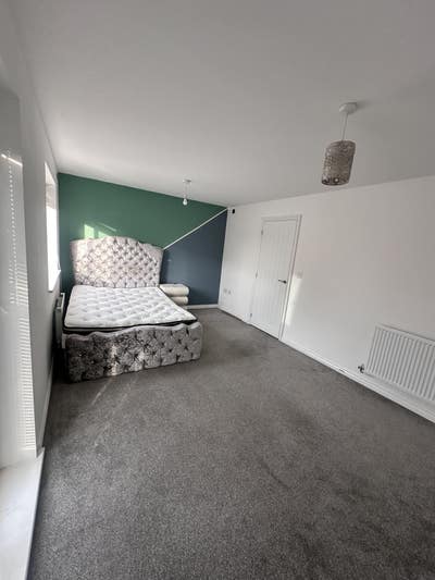 Rooms Available in a Fairly New House(Newton Leys) Main Photo