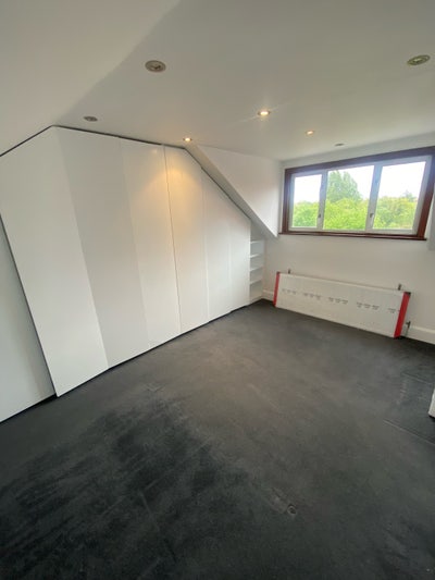 🏡 Attractive Split-Level 1-Bedroom Flat – Olive R Main Photo