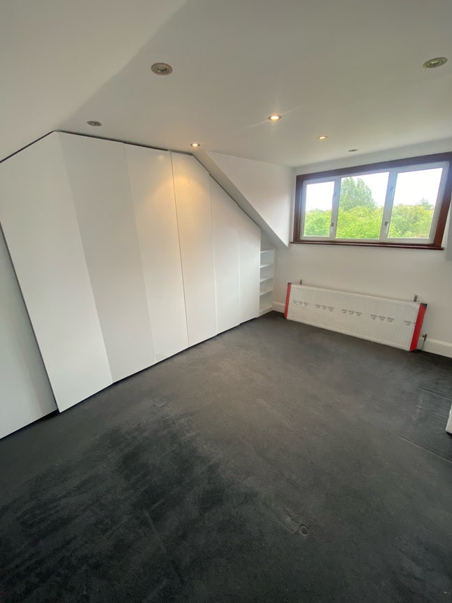 🏡 Attractive Split-Level 1-Bedroom Flat – Olive R Main Photo