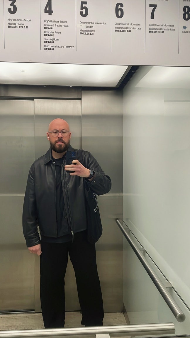 39 year old looking for a room  Main Photo