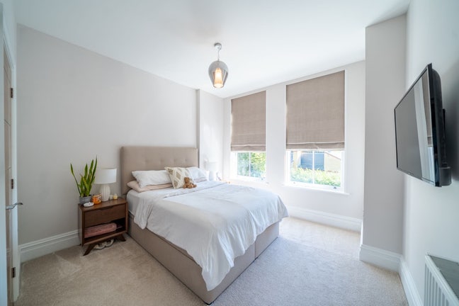    Spacious En-Suite Room, Flat Mostly to Yourself Main Photo