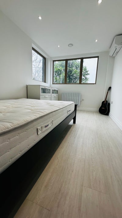 Brand new flat - Double room for female  Main Photo