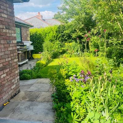 2 lovely rooms available in a modern bungalow  Main Photo
