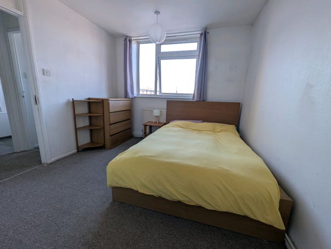Large double room in Brixton  Main Photo
