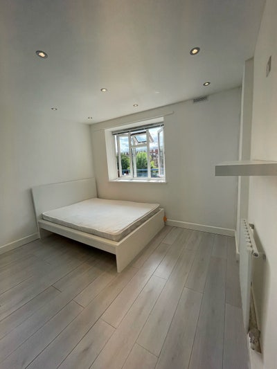 Double Bedroom in Shoreditch 📍  Main Photo