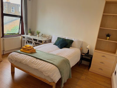 AMAZING Double Rooms 2 Mins Walk To Leytonstone St Main Photo