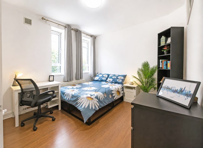  Double Room in the hub of Stepney Green Main Photo