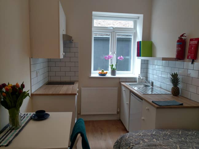2 Studio Rooms in a building with great community Main Photo