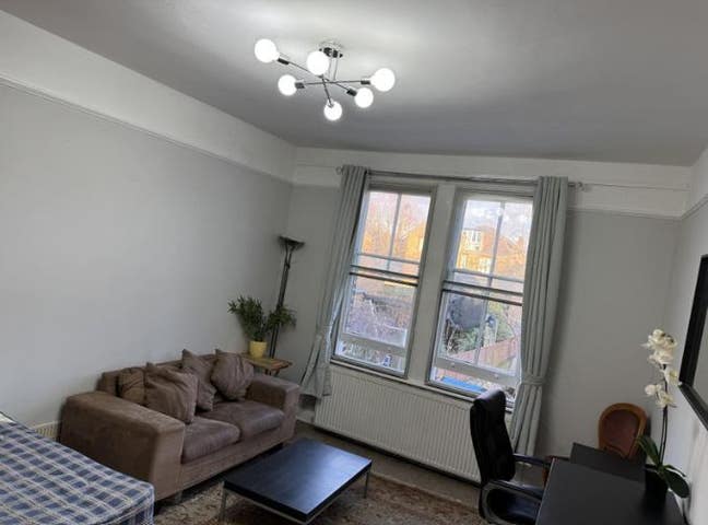 Big Spacious Room Ealing Broadway En Suite  Main Photo