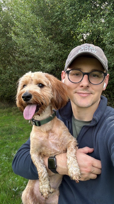 33yo professional with dog 🐶  Main Photo