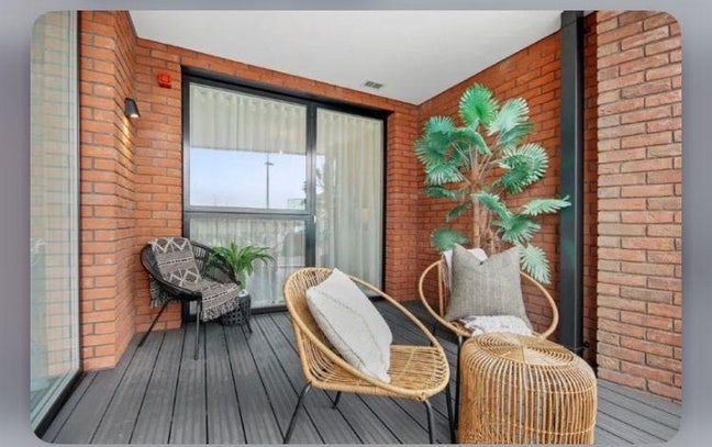 Morden One Bedroom Apartment &pound;2175 pcm Main Photo