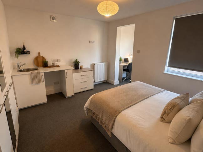 Huge Double Ensuite Room | Super Central Location  Main Photo