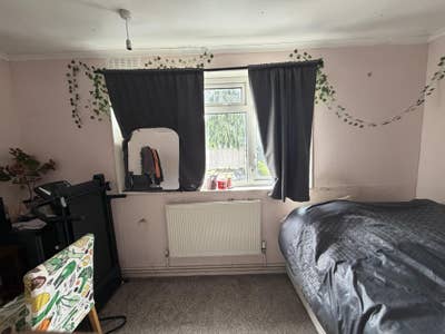 Double and Single Room Available in Headington Now Main Photo