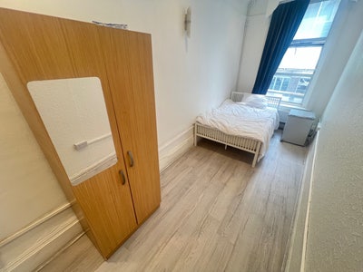 Spacious Rooms- (In Heart of Kings Cross) Main Photo