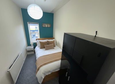 ⭐ Affordable room near town centre Main Photo