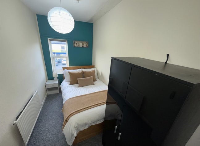 ⭐ Affordable room near town centre Main Photo