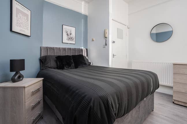 M14 2 Bed Flat – Whole Flat or 2 Rooms Available Main Photo