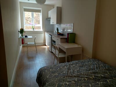2 Studio Rooms in a building with great community Main Photo