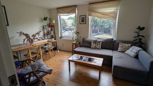 Double room in quiet Stokey Flat Main Photo