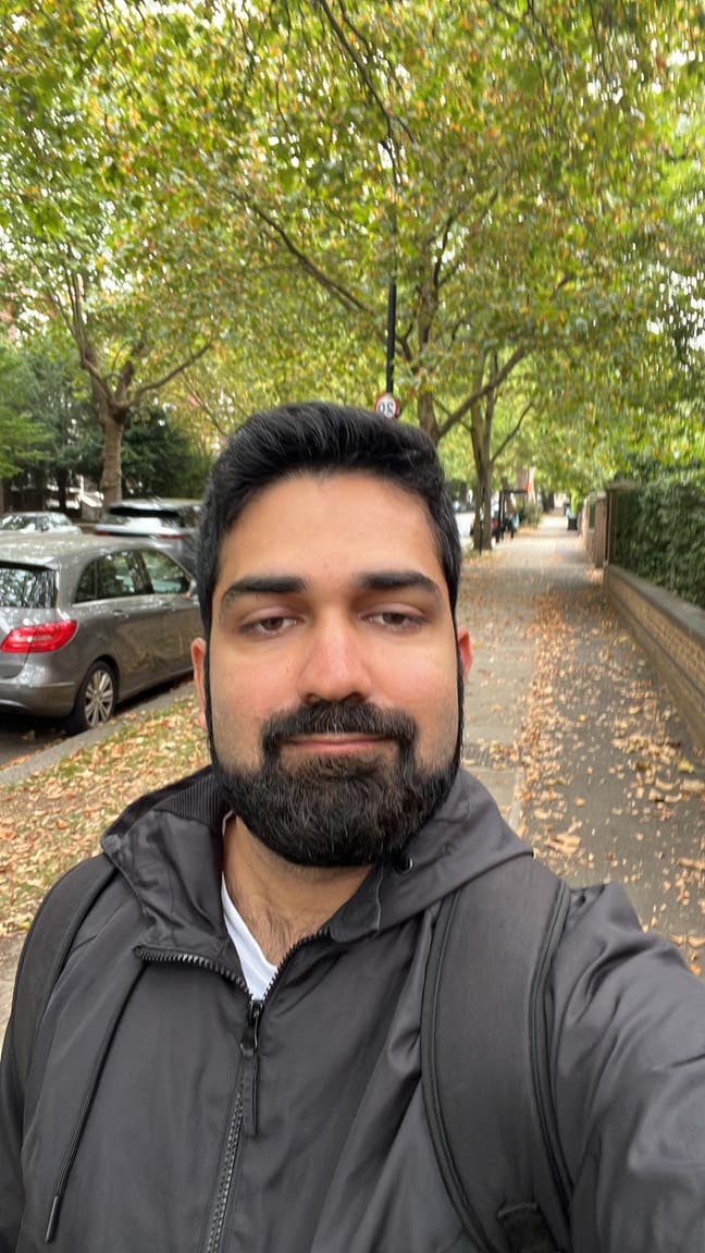 Full time gay professional seeking a flat  Main Photo