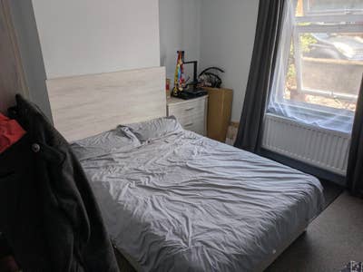 Room for Rent in 3-Bedroom House Share in St Denys Main Photo