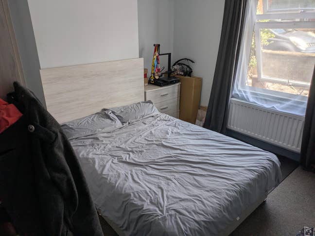 Room for Rent in 3-Bedroom House Share in St Denys Main Photo